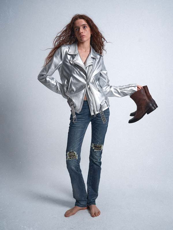DISTRESSED LEATHER CHELSEA BOOTS