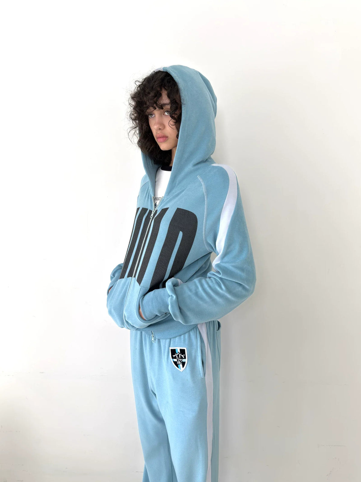 COLOR BLOCKED FLEECE HOODIE