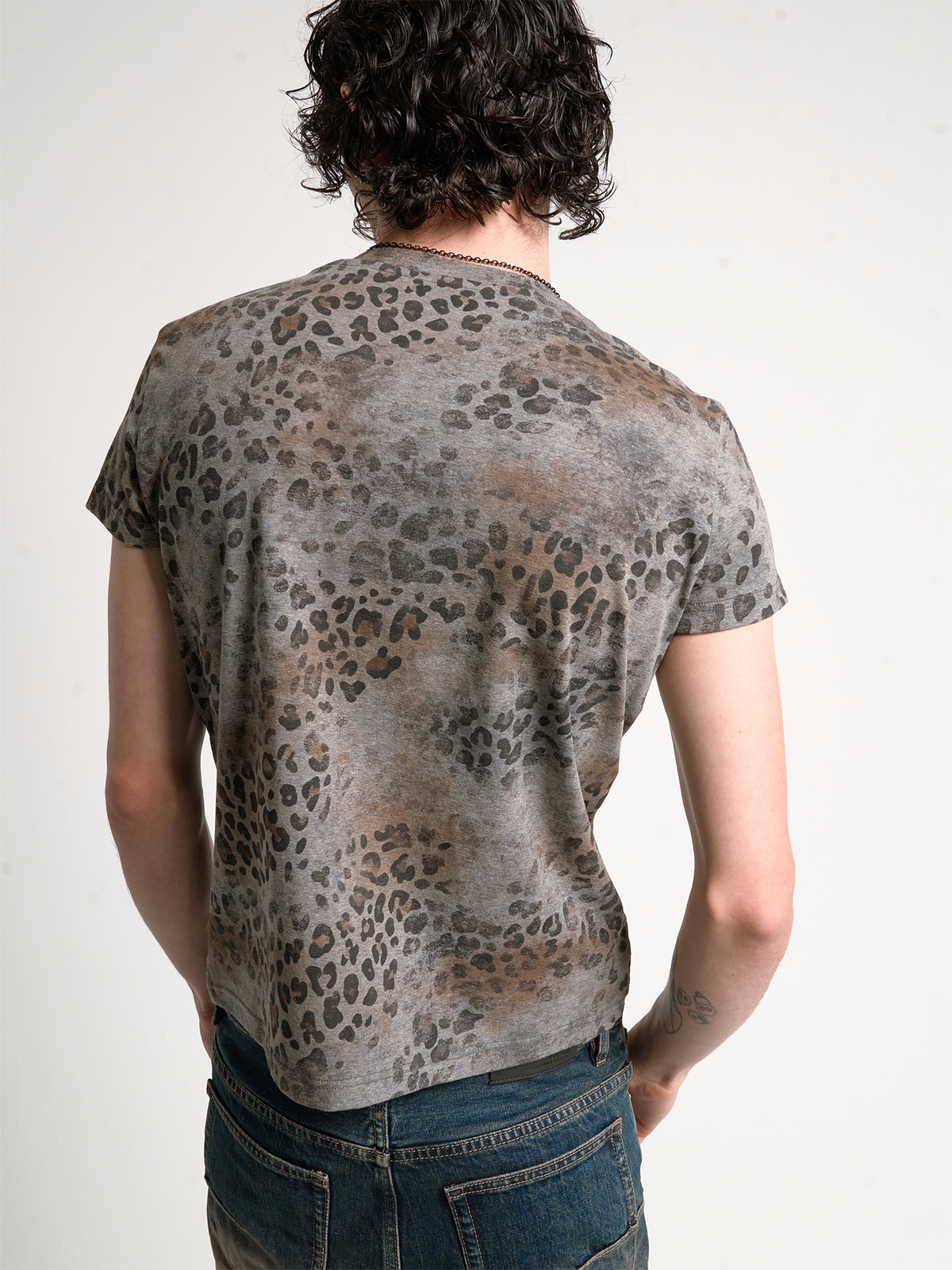 BROWN LEOPARD PRINT HENLEY T-SHIRT