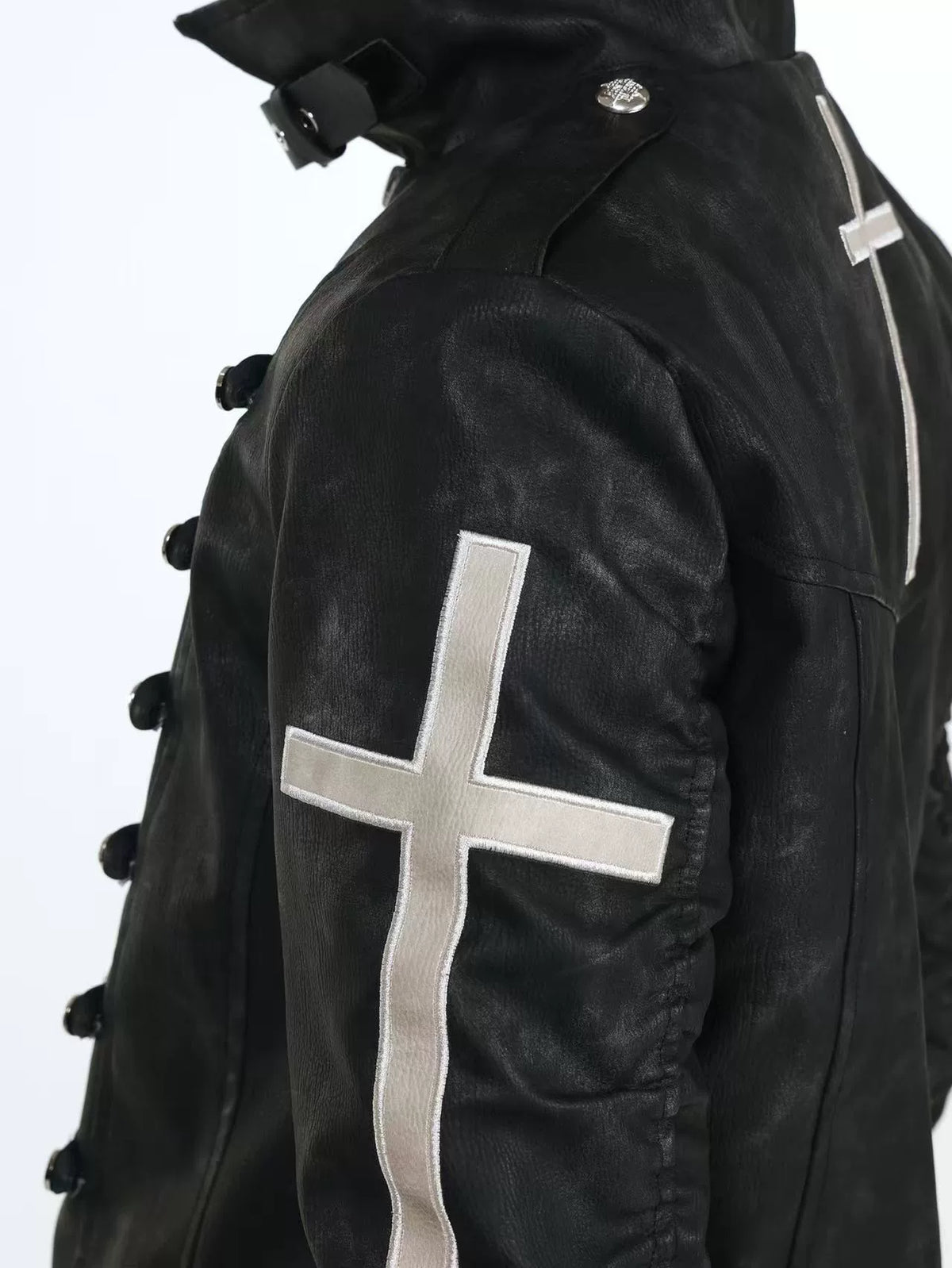 SLIM FIT BUTTONED JACKET