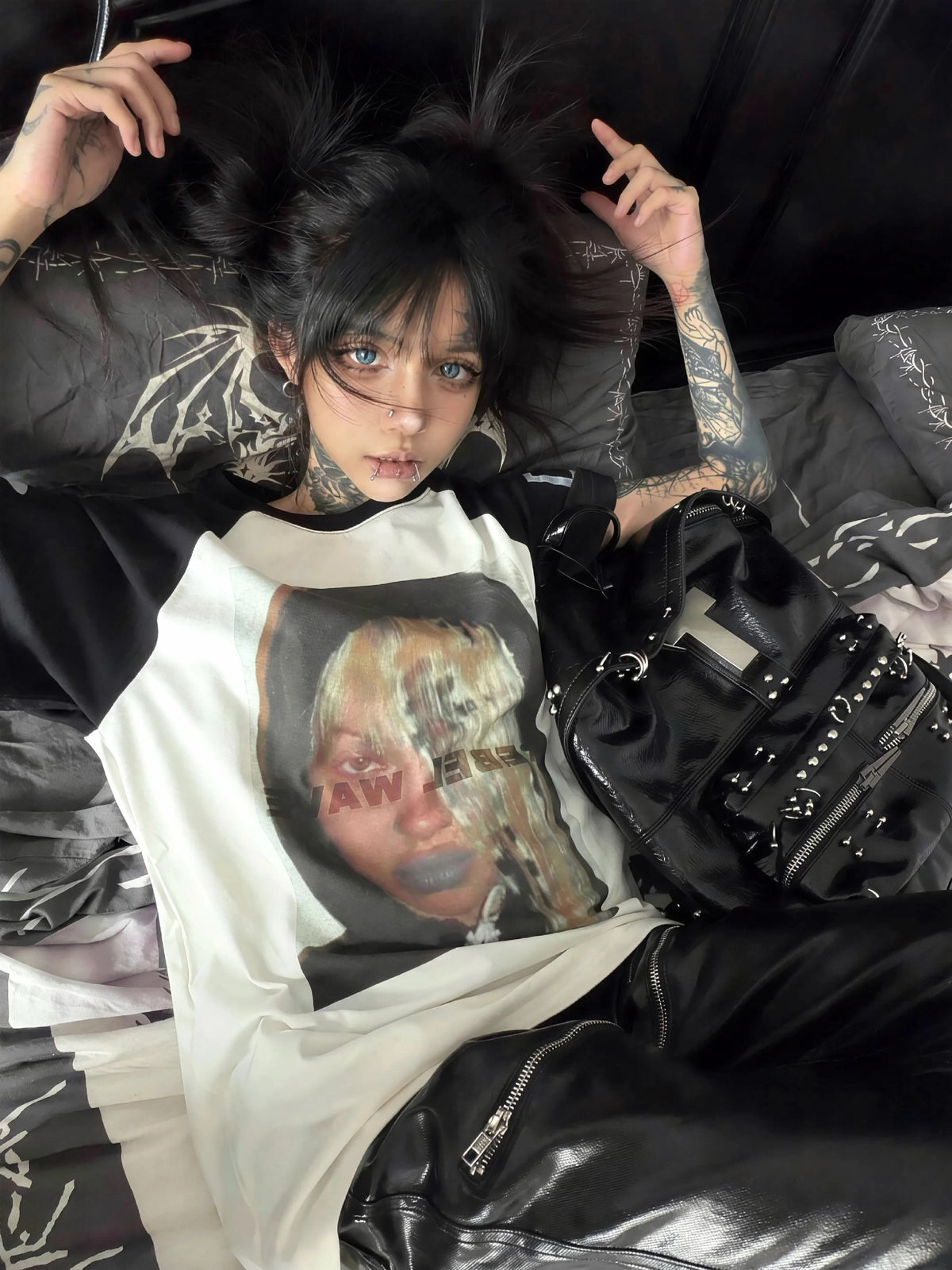 WAVE PORTRAIT PRINT TEE