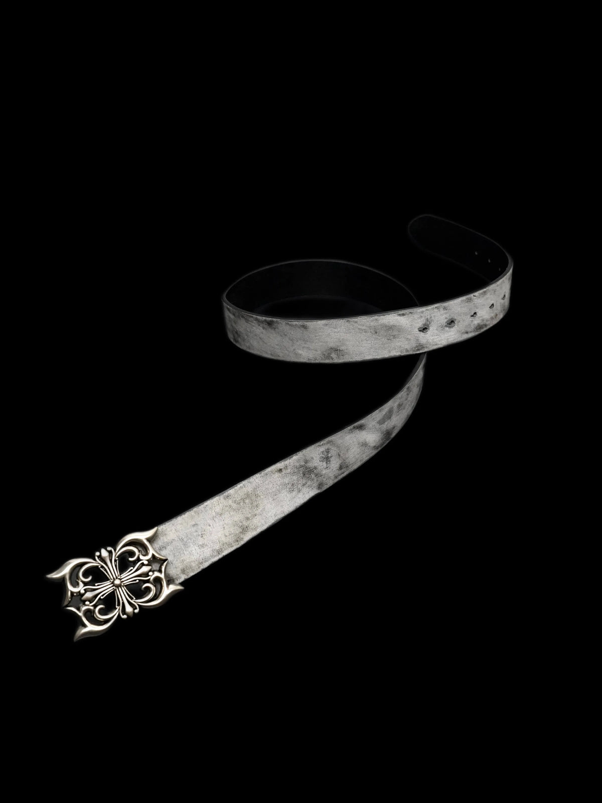 VINTAGE SCULPTED LEATHER BELT