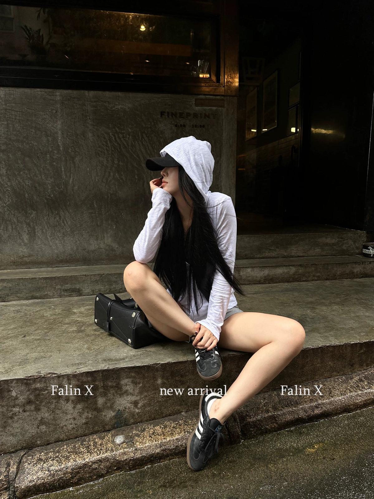 HOODED ZIPPER LONG SLEEVE TEE