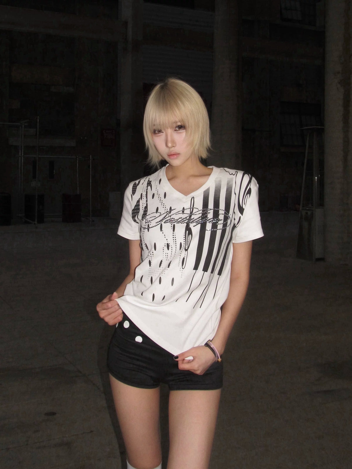 PIANO NOTES PRINT T-SHIRT