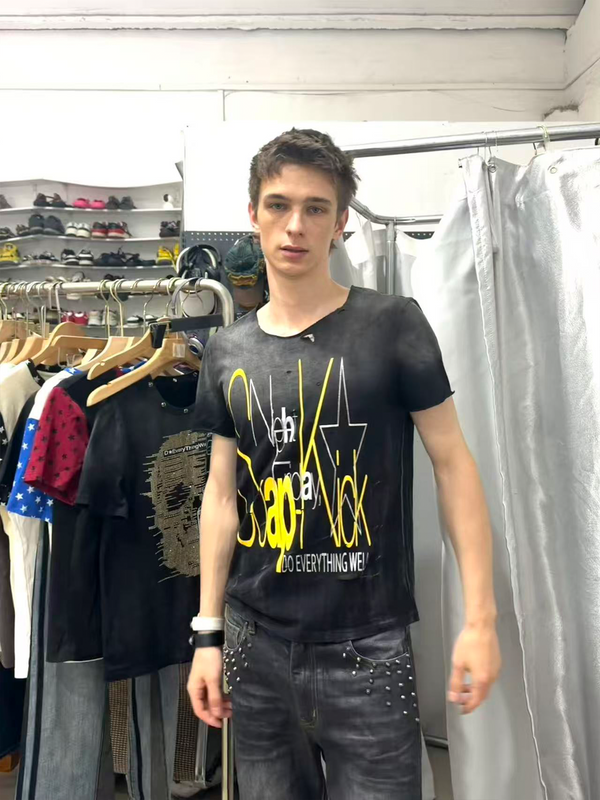 RETRO VANDAL PRINT T-SHIRT