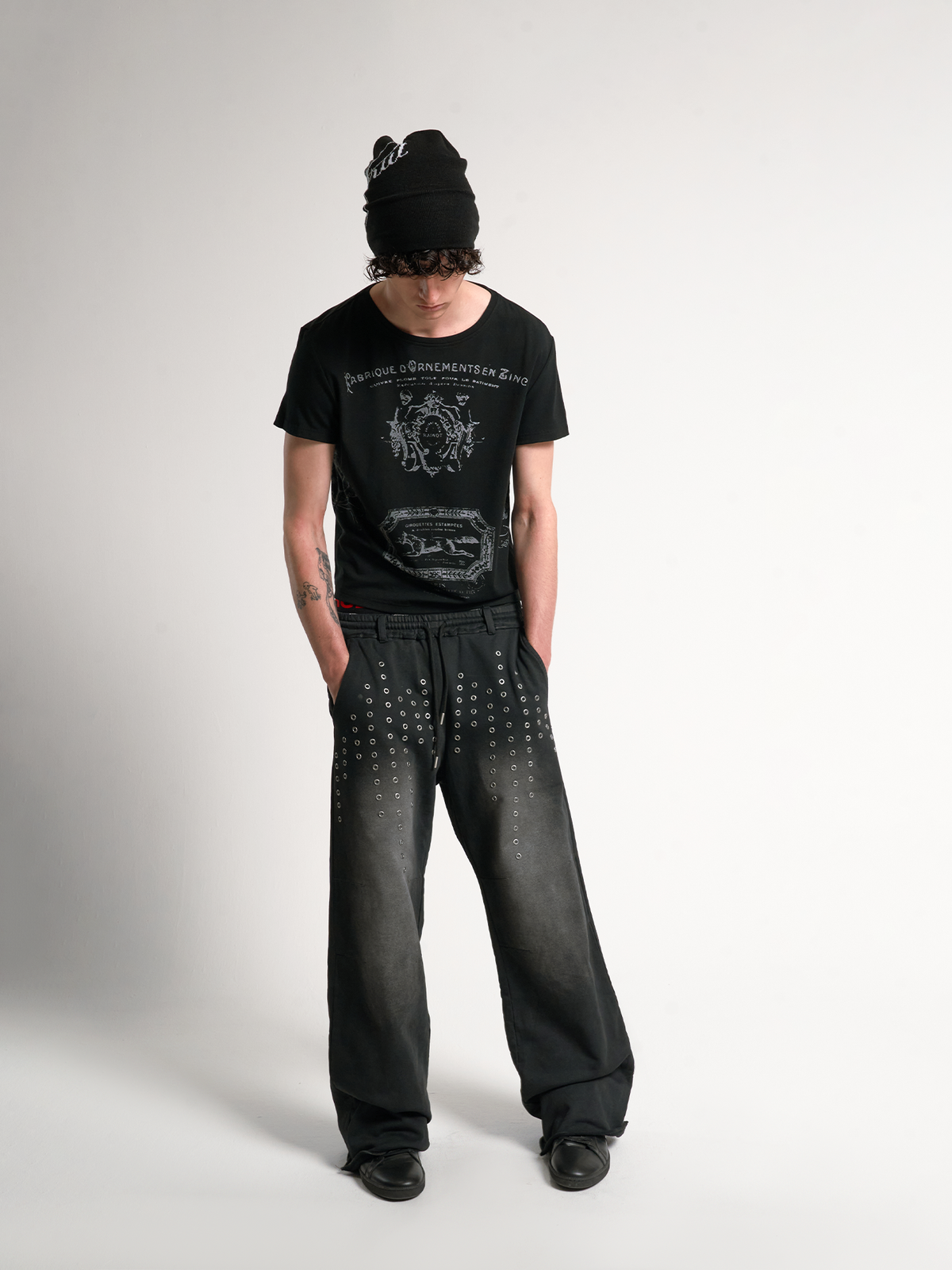 ENGRAVED PRINT STREET TEE