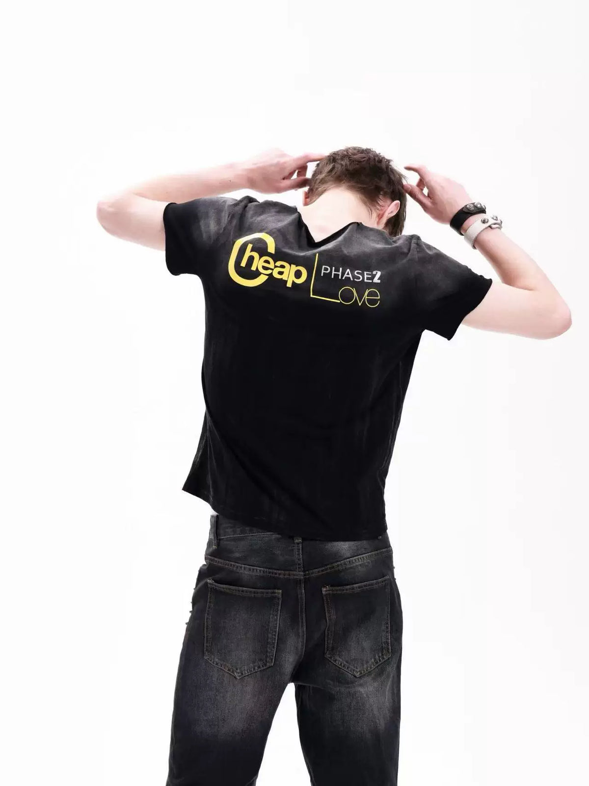 RETRO VANDALISM GRAPHIC T-SHIRT