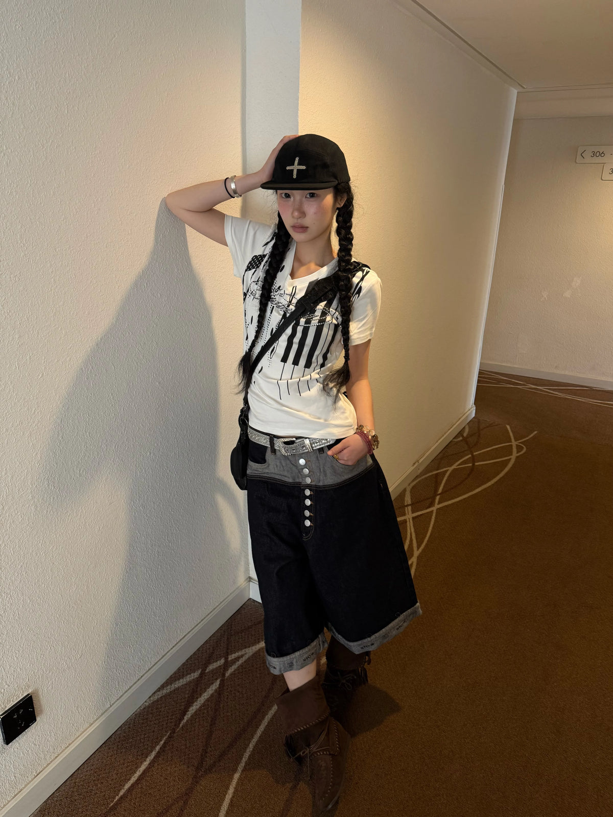 PIANO NOTES PRINT T-SHIRT