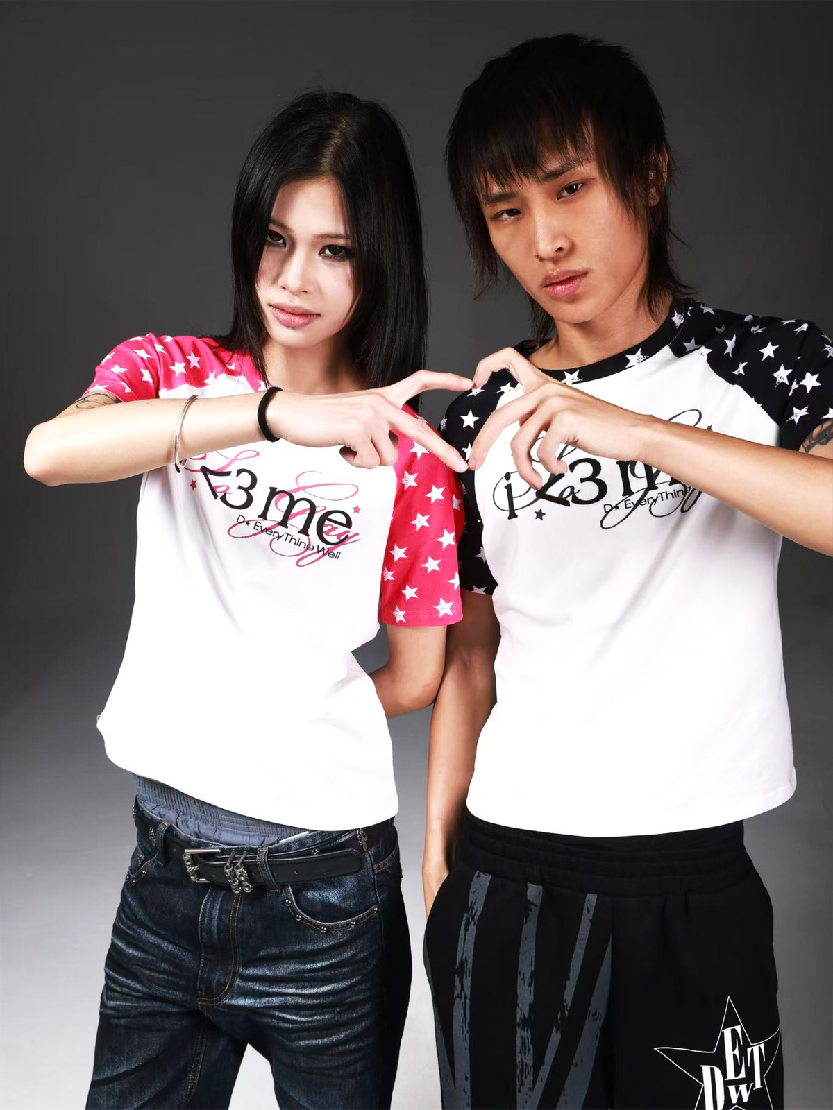 COLORFUL STAR GRAPHIC T-SHIRT