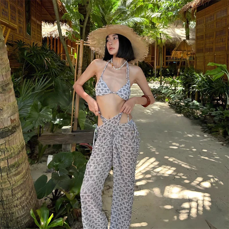 CHIC BIKINI SET WITH SHORTS