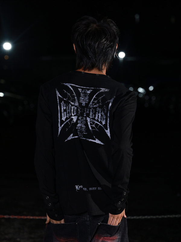GOTHIC V-NECK LONG SLEEVE TEE