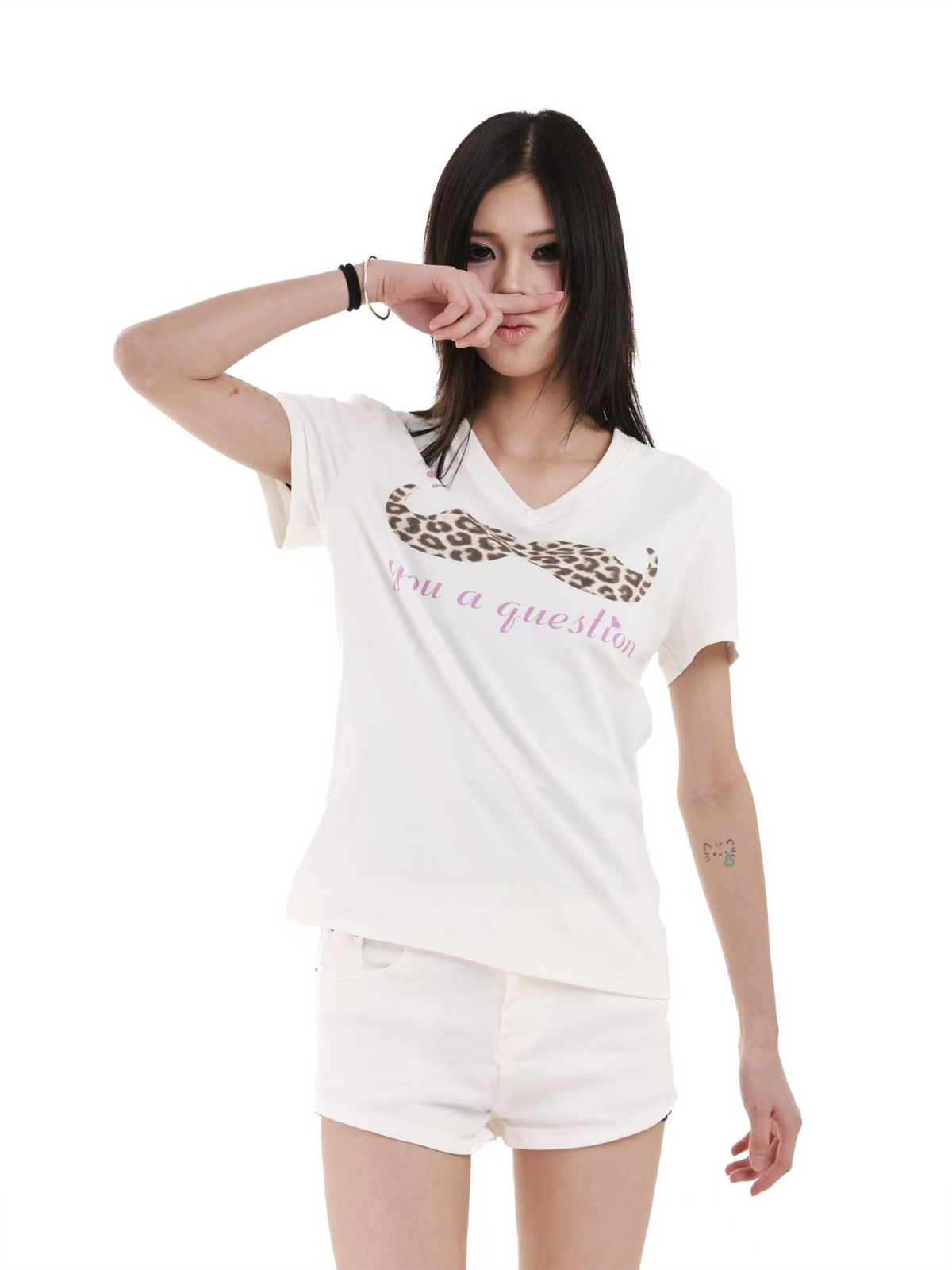 LEOPARD-PRINT V-NECK T-SHIRT