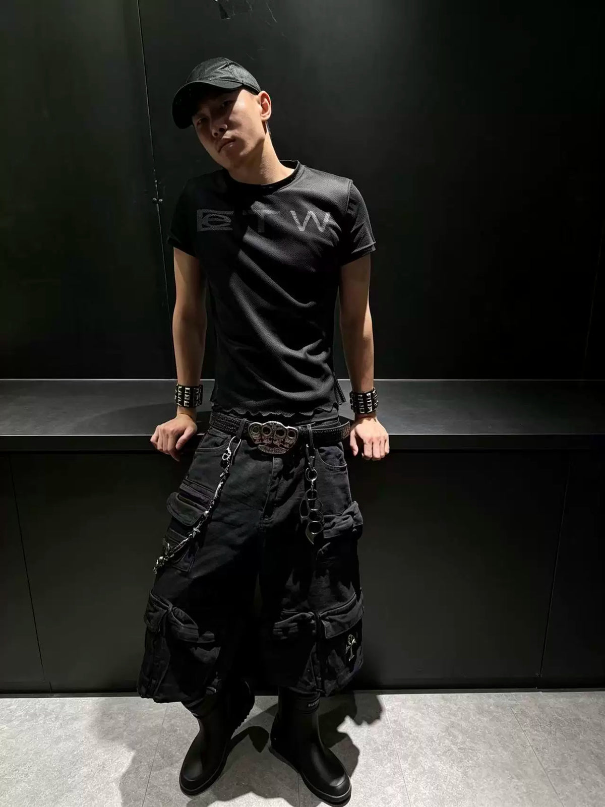 URBAN SLOGAN MESH T-SHIRT
