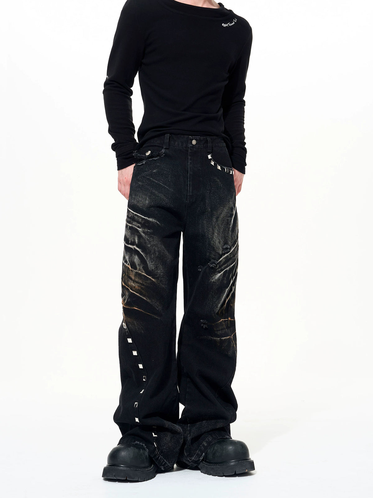 VINTAGE DISTRESSED CAT-EAR JEANS
