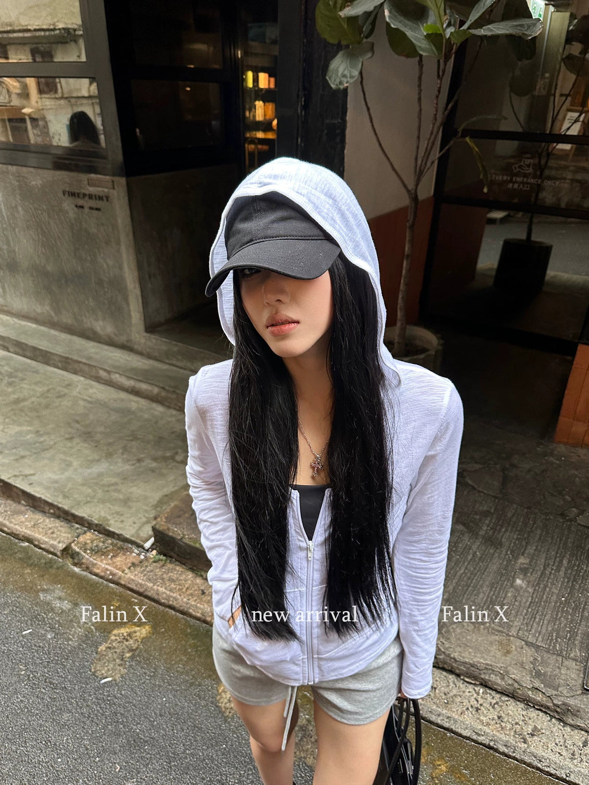 HOODED ZIPPER LONG SLEEVE TEE