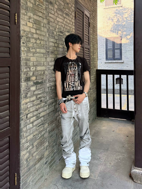 METAL HOLE NECK GRAPHIC T-SHIRT