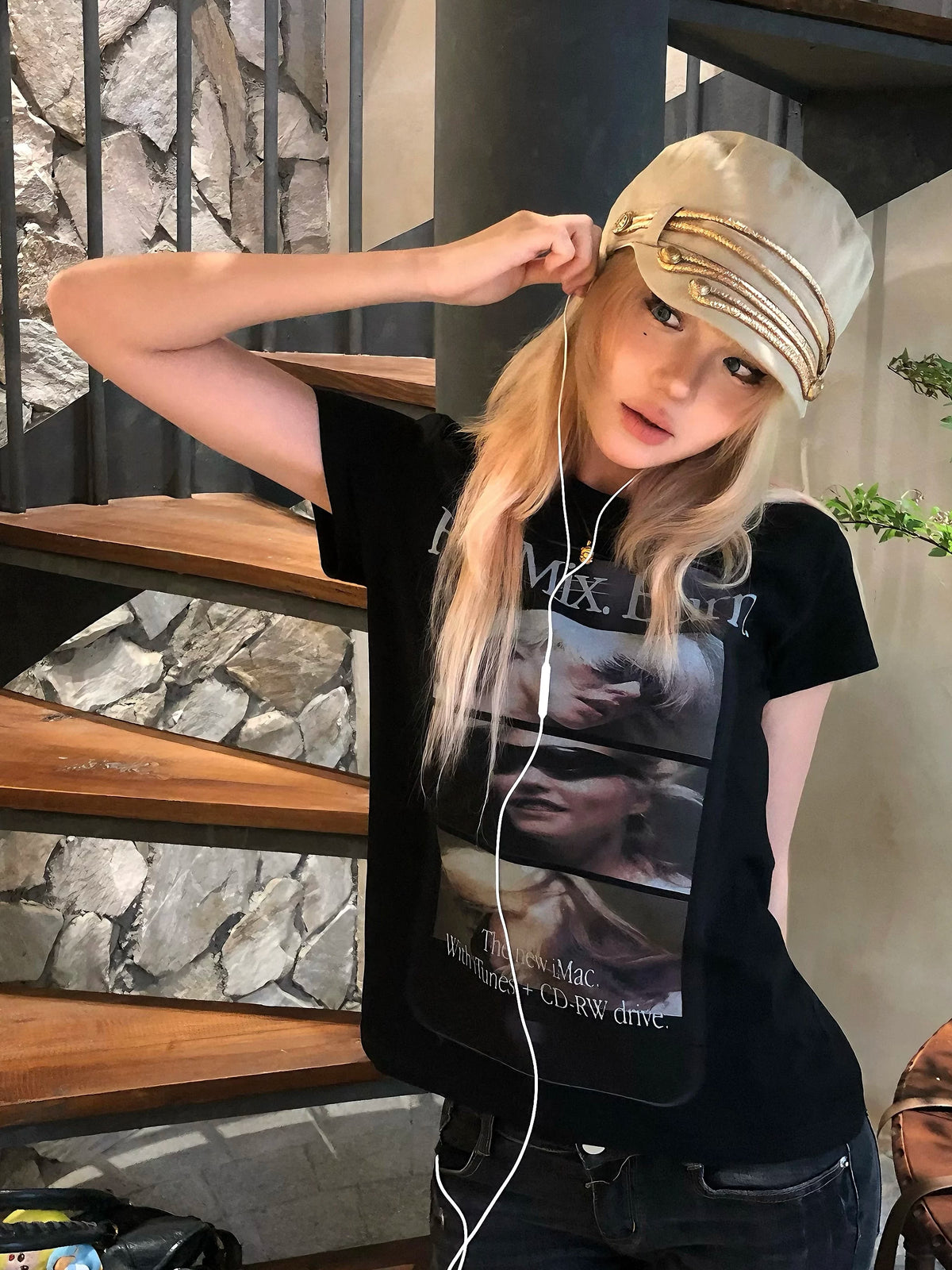 RETRO LIGHT SUBCULTURE T-SHIRT