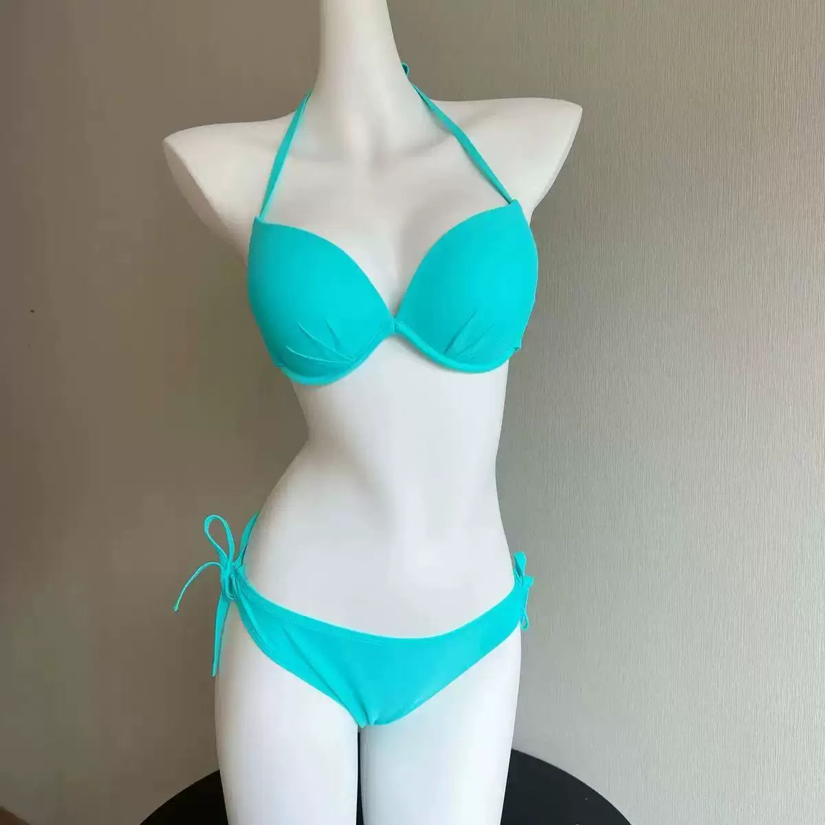 CHIC THREE-PIECE BIKINI SET