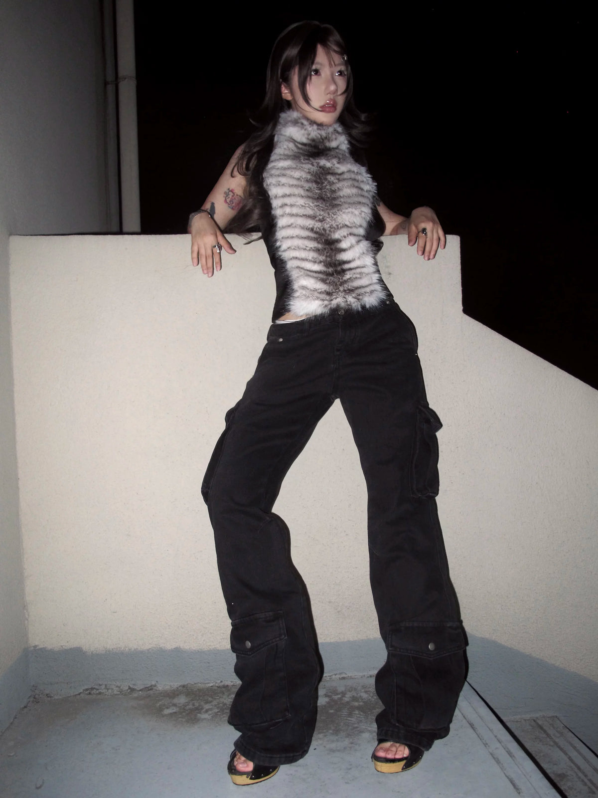DISTRESSED BLACK SLIM FIT DENIM PANTS