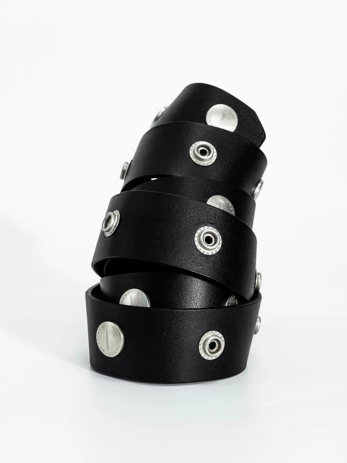 STUDDED LEATHER BUCKLE BELT