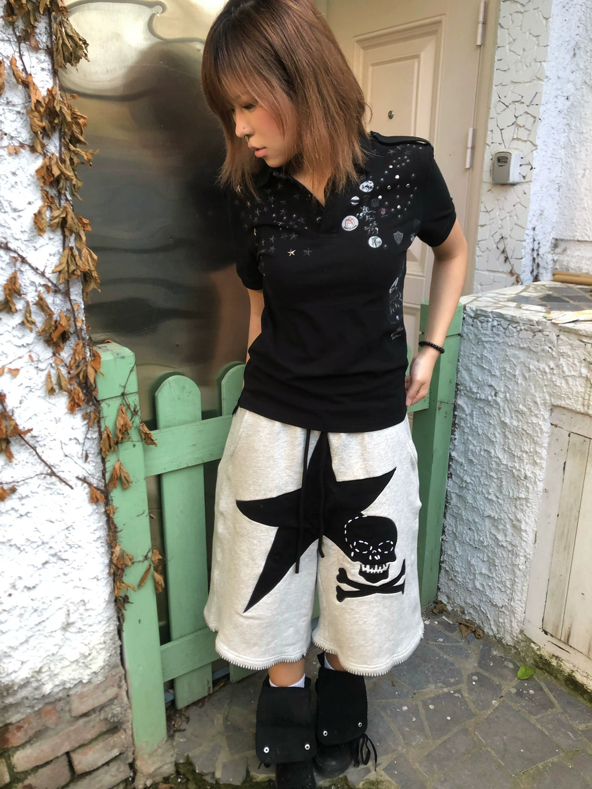 STAR SKULL EMBROIDERED SHORTS