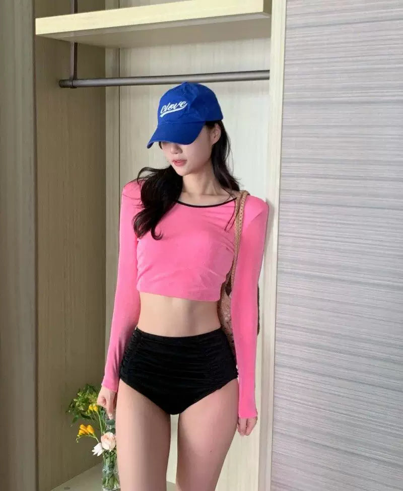 MODEST SUN-PROTECTIVE SWIM SET