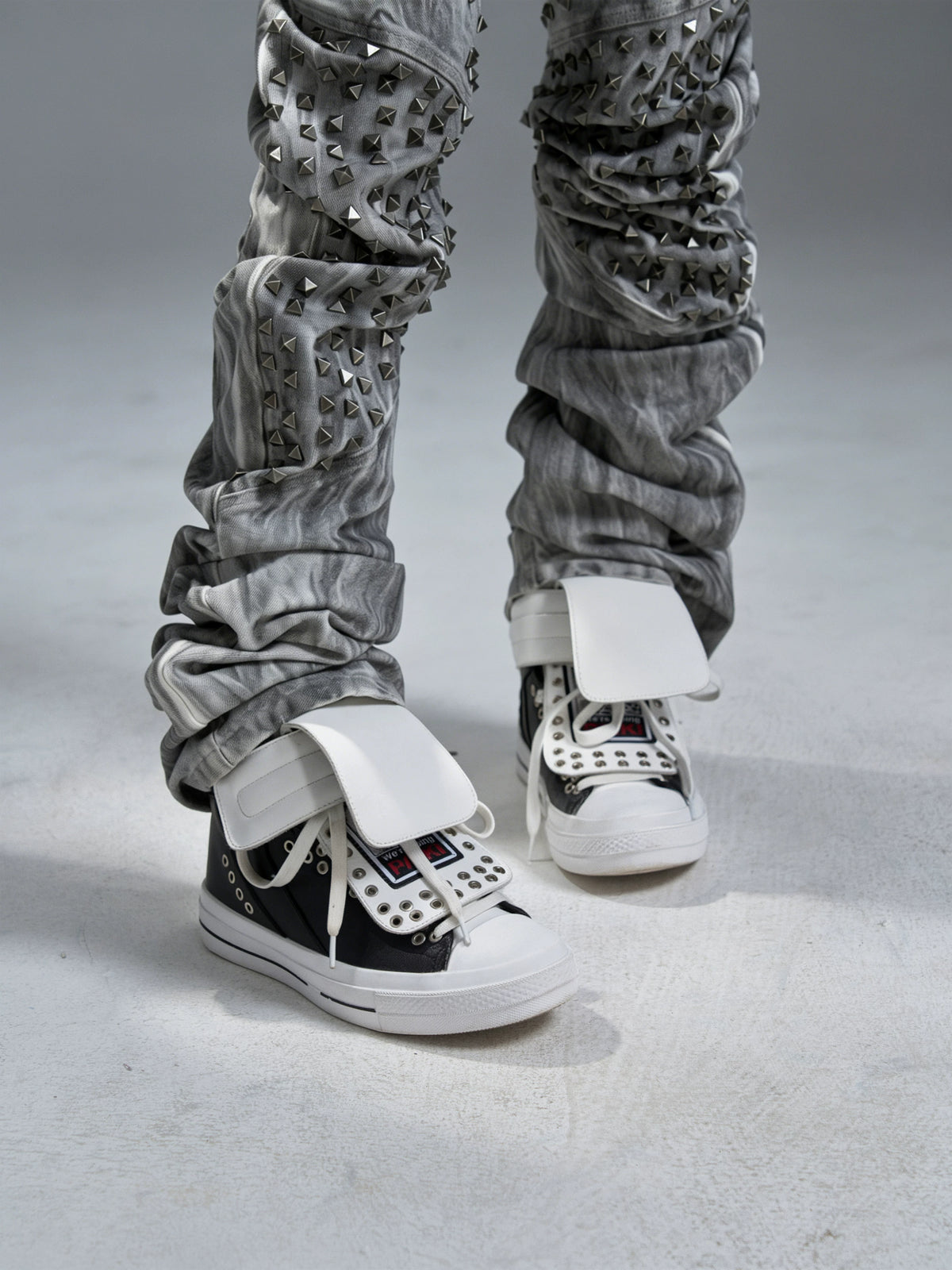 CASUAL HIGH-TOP SNEAKERS WITH INSOLES