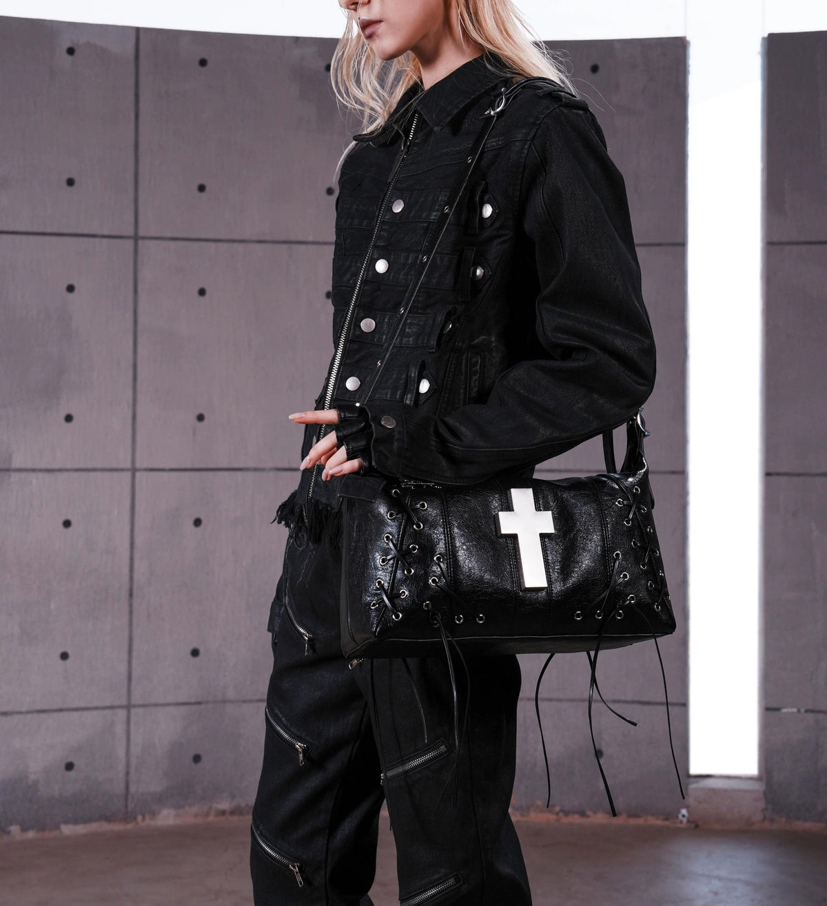 CHIC CROSSBODY TOTE BAG