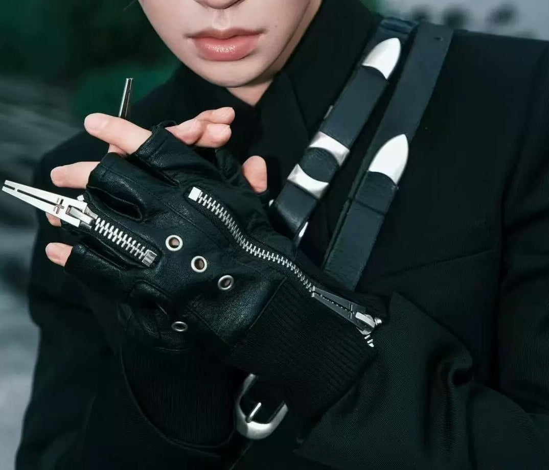 PUNK LAYERED ZIPPER GLOVES
