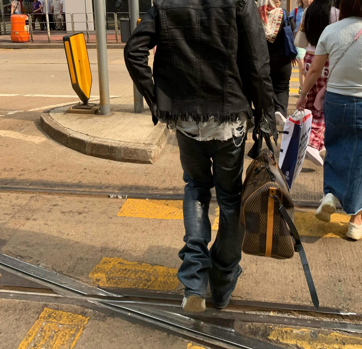 DESTRUCTED DENIM JACKET