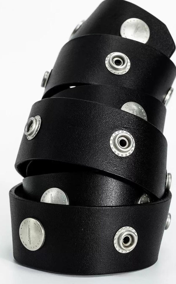 STUDDED LEATHER BUCKLE BELT