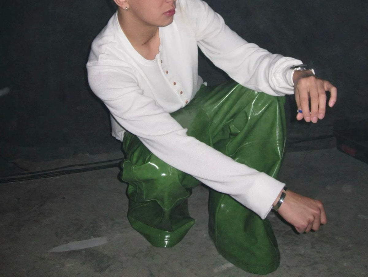 CRISPY GREEN LEATHER PANTS