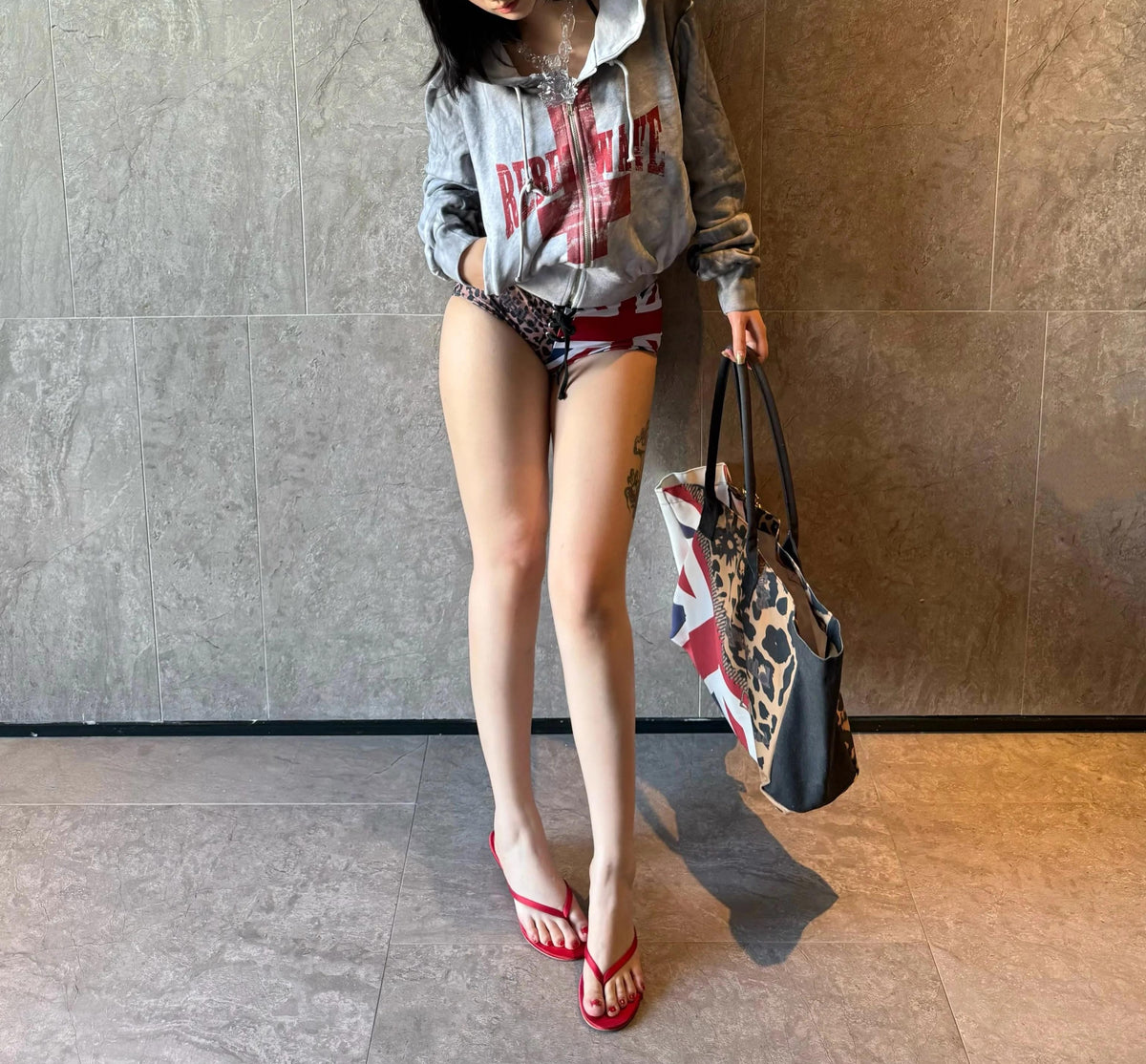 REBEL WAVE GRAPHIC HOODIE
