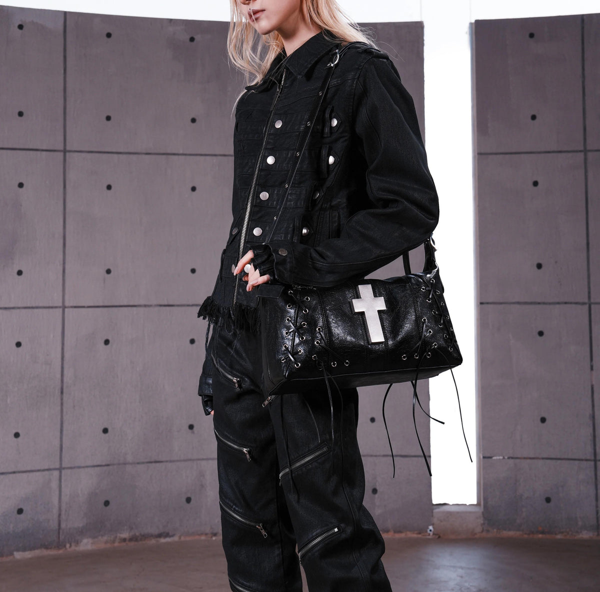 CHIC CROSSBODY TOTE BAG