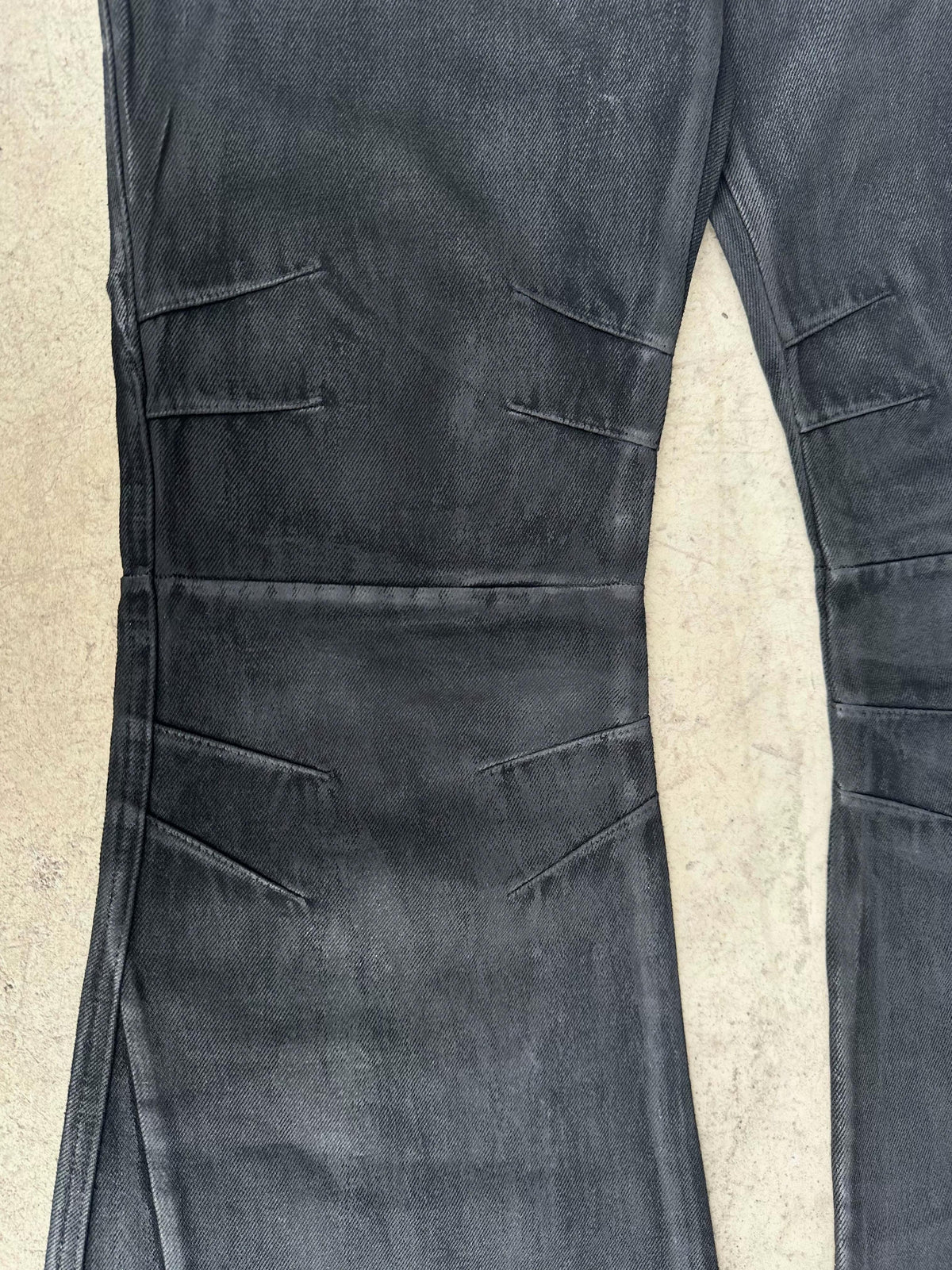 BRUSHED WAX COATED MICRO FLARE JEANS
