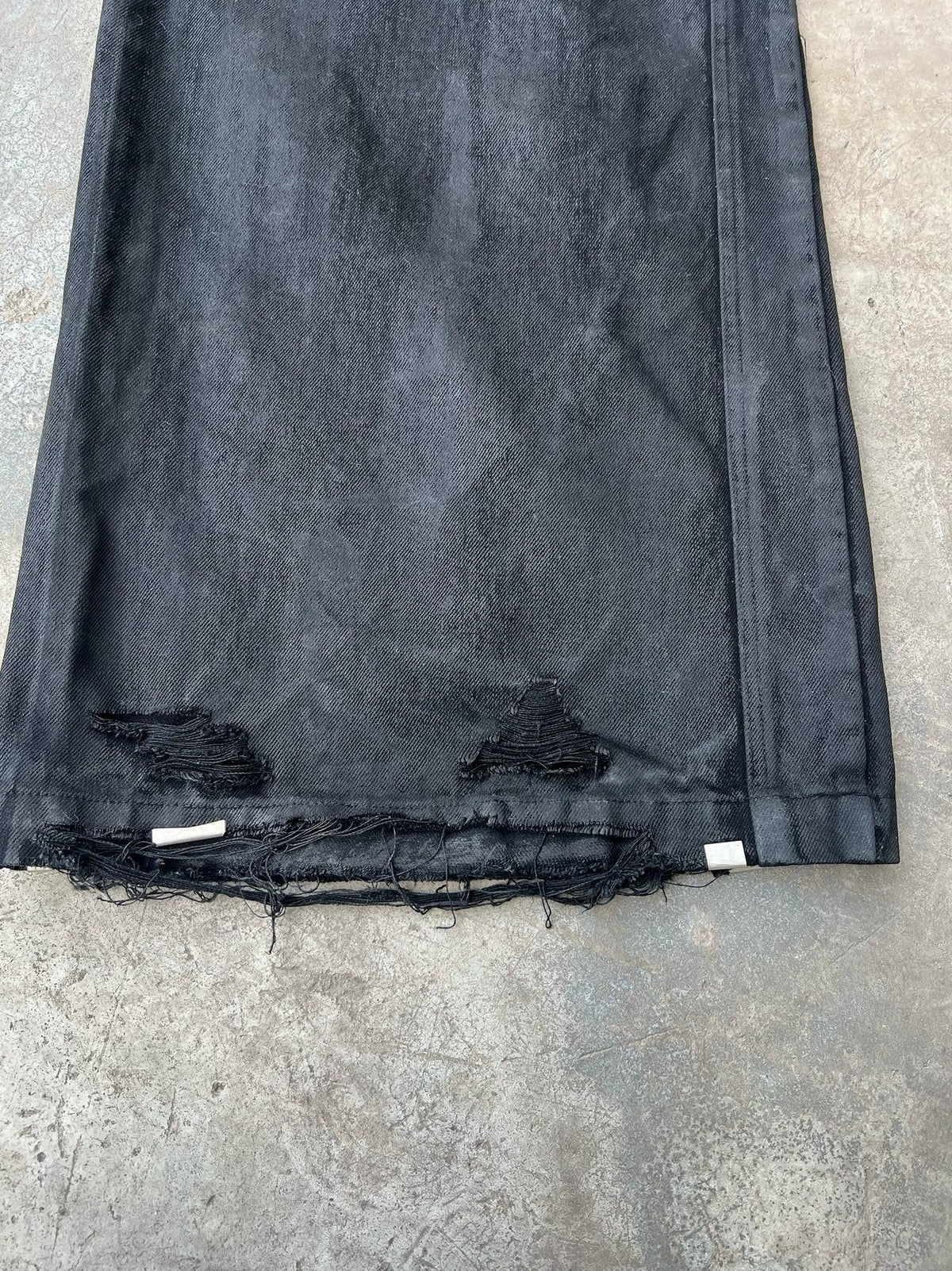 WIDE LEG DESTROYED WAXED JEANS
