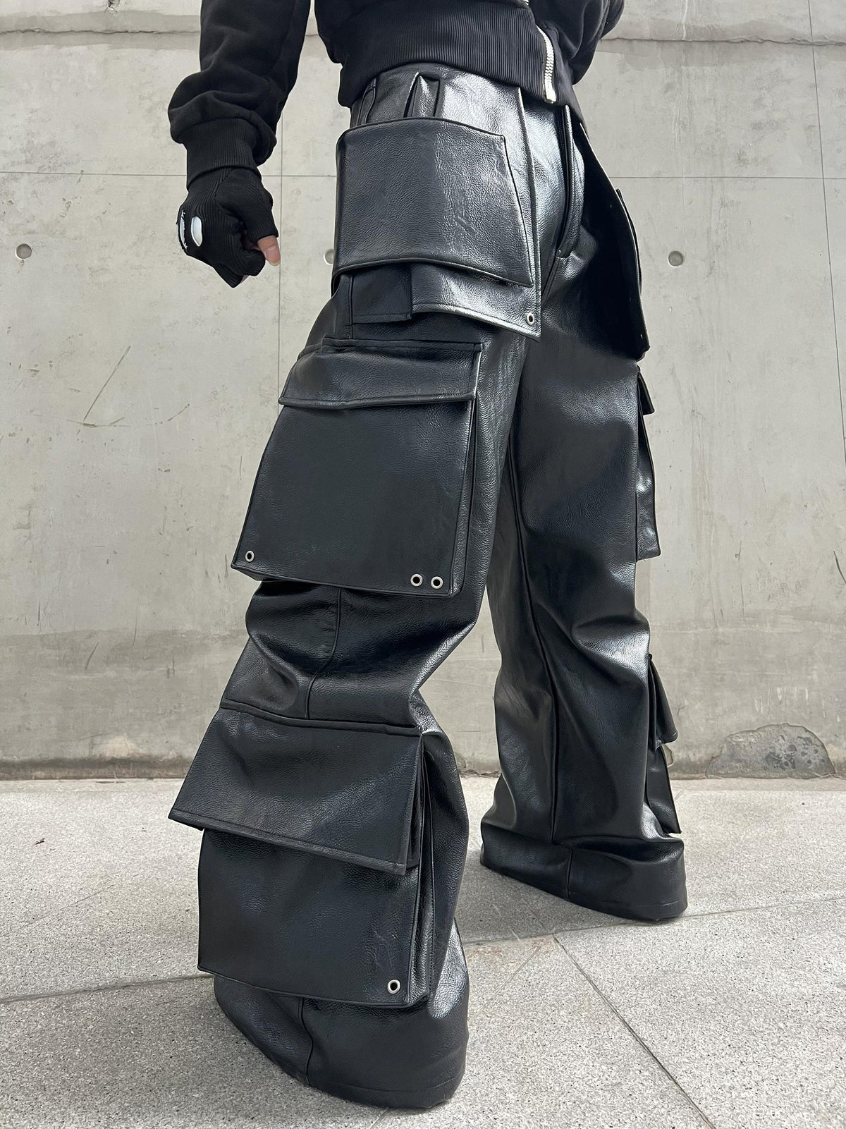 YMIRAU MULTI-POCKET LEATHER PANTS